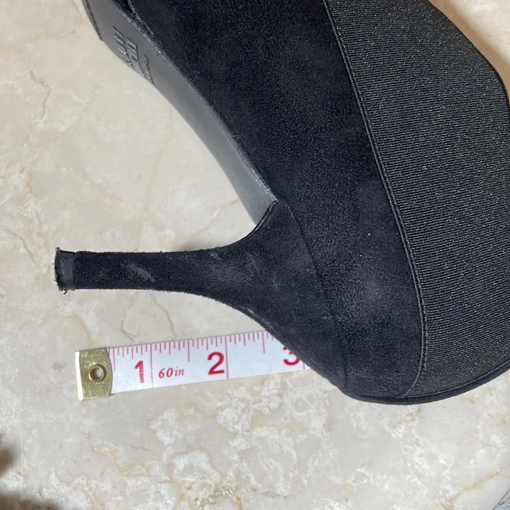 STUART WEITZMAN - BLACK SUEDE BOOTIE - Picture 7 of 11